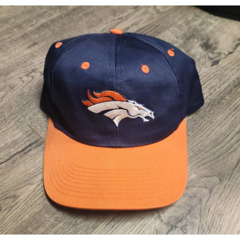 Vintage 90s Logo 7 Denver Broncos NFL Snapback Hat